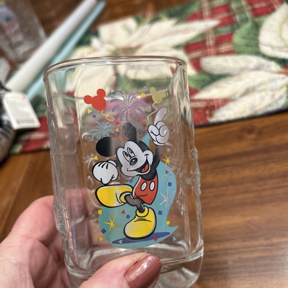 walt disney world Magic Kingdom 2000 Collectible Glass‎ Celebration Mickey